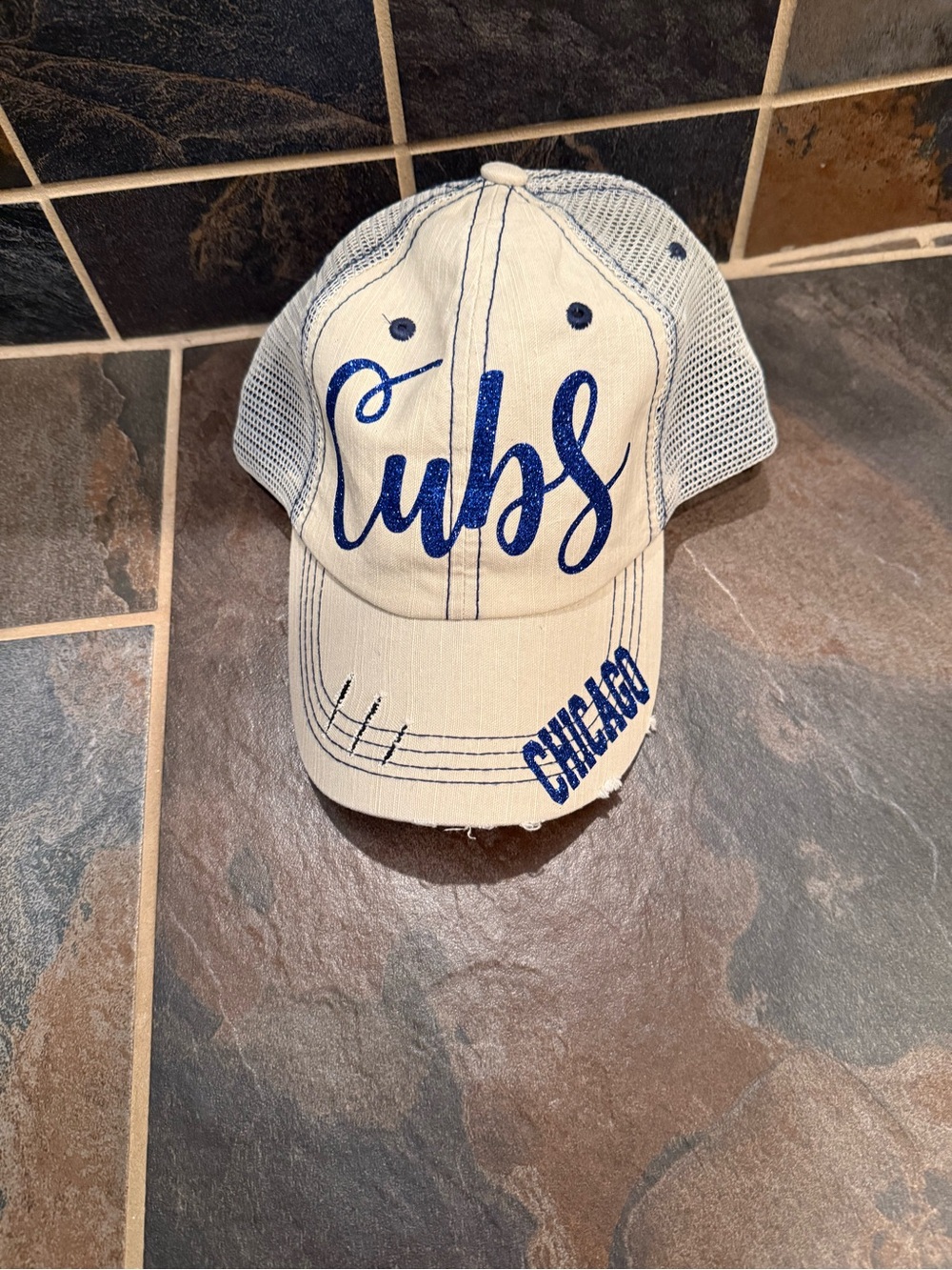 Cubs Chicago Mesh Back Baseball Cap - White and Royal Blue